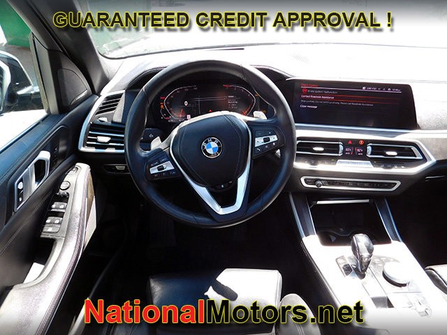 BMW X5 Vehicle Full-screen Gallery Image 11