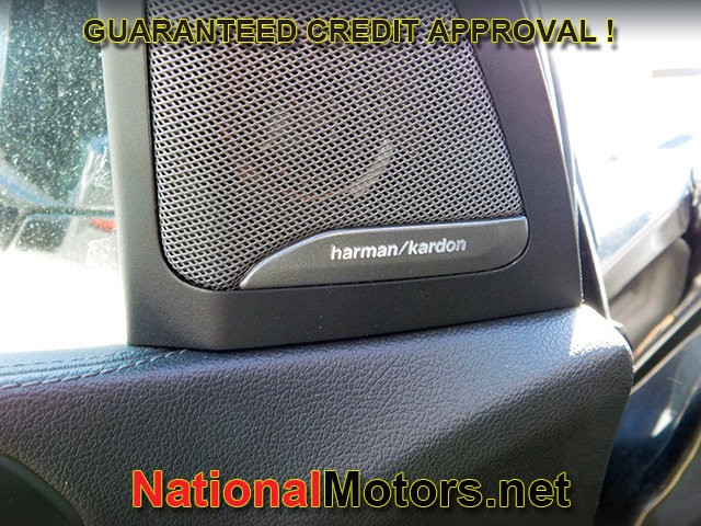 BMW X5 Vehicle Full-screen Gallery Image 13