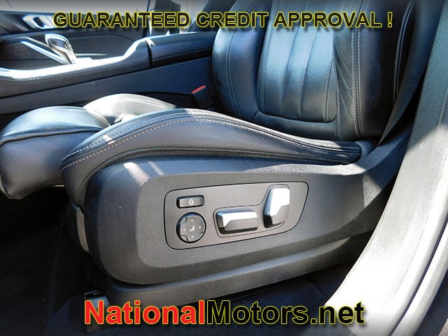 BMW X5 Vehicle Full-screen Gallery Image 15