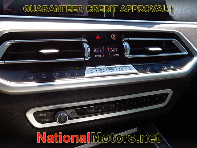 BMW X5 Vehicle Full-screen Gallery Image 19