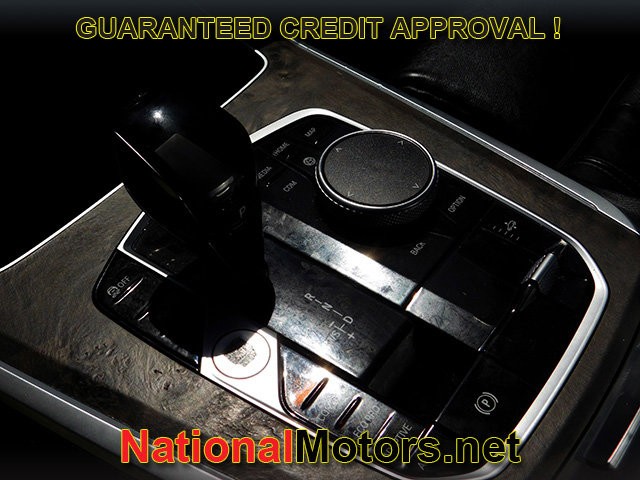 BMW X5 Vehicle Full-screen Gallery Image 20