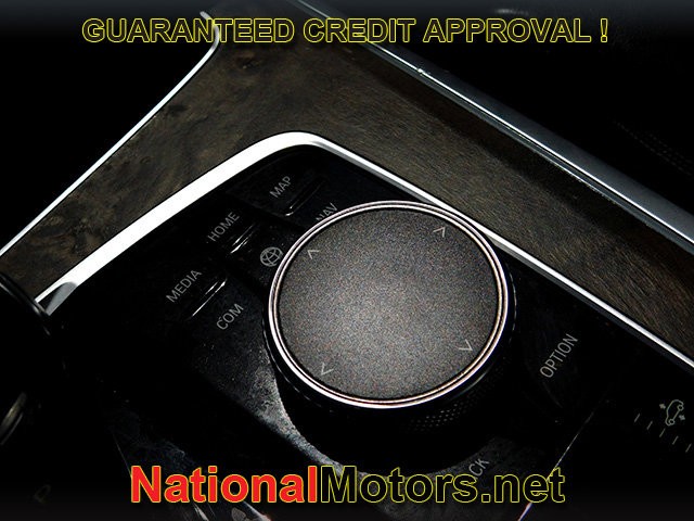 BMW X5 Vehicle Full-screen Gallery Image 21