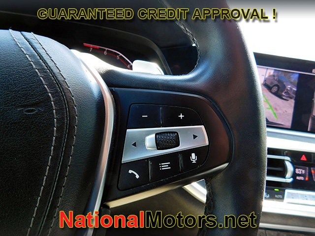 BMW X5 Vehicle Full-screen Gallery Image 22