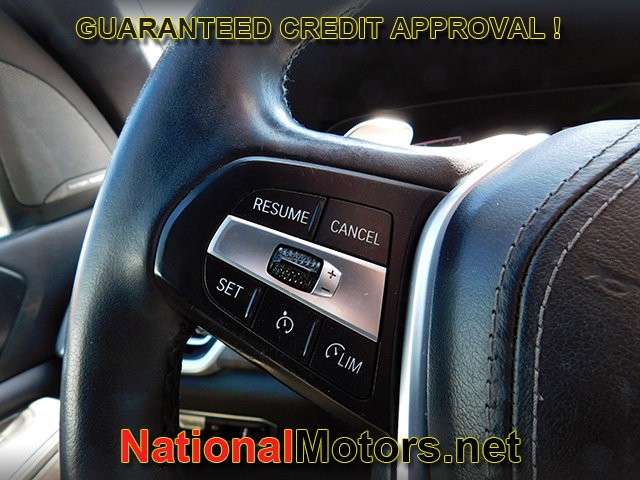 BMW X5 Vehicle Full-screen Gallery Image 23