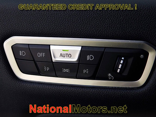 BMW X5 Vehicle Full-screen Gallery Image 25