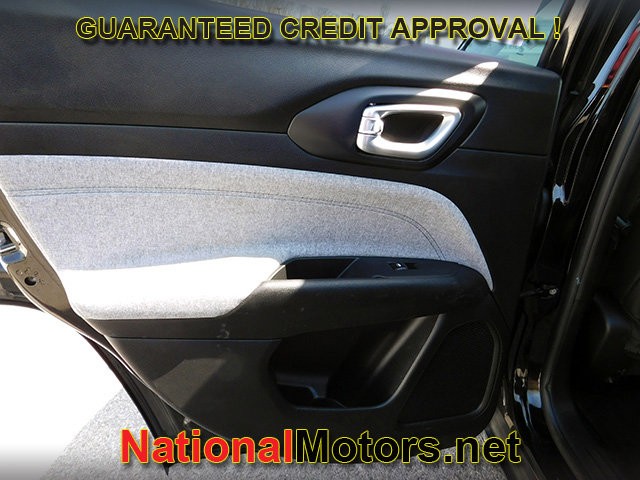 Jeep Compass Vehicle Full-screen Gallery Image 10