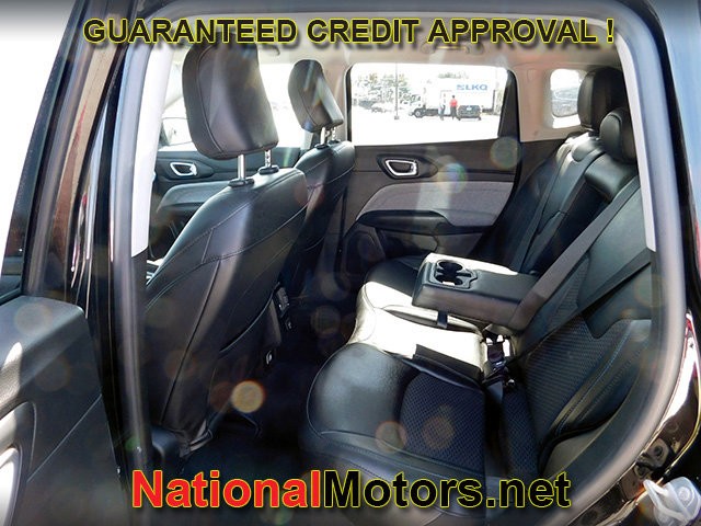 Jeep Compass Vehicle Full-screen Gallery Image 11