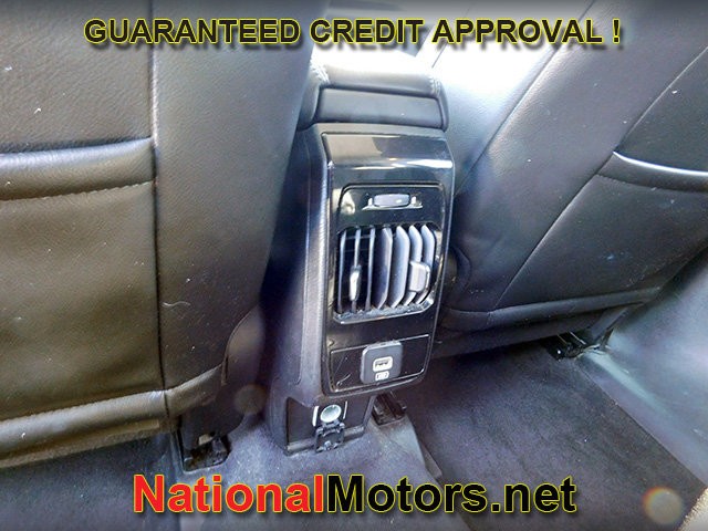 Jeep Compass Vehicle Full-screen Gallery Image 12