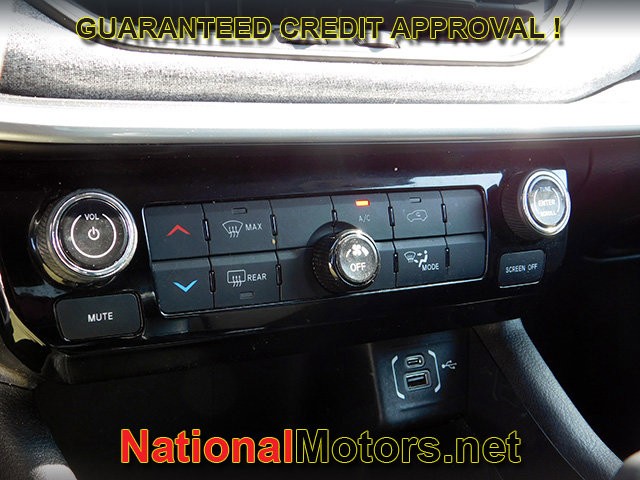Jeep Compass Vehicle Full-screen Gallery Image 18