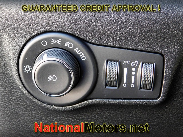 Jeep Compass Vehicle Full-screen Gallery Image 24