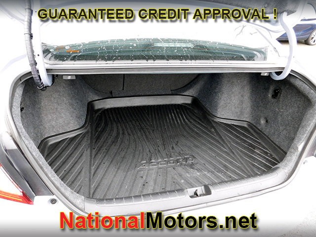 Honda Accord Sedan Vehicle Full-screen Gallery Image 06