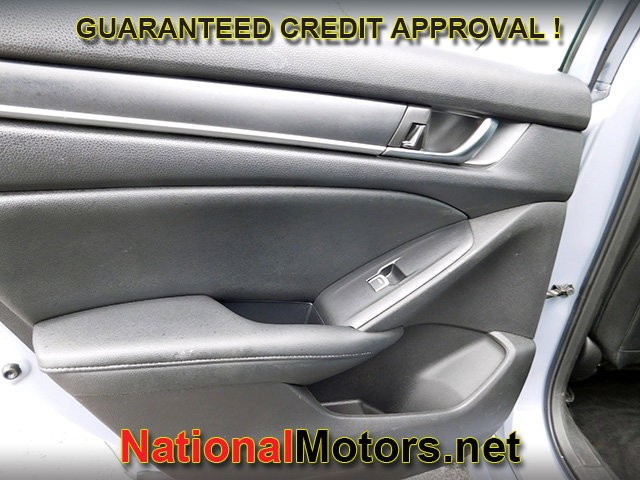 Honda Accord Sedan Vehicle Full-screen Gallery Image 07