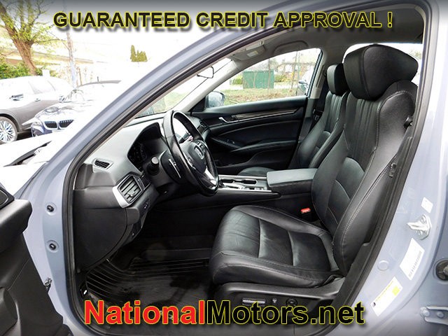 Honda Accord Sedan Vehicle Full-screen Gallery Image 12