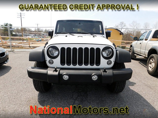 Jeep Wrangler Unlimited Vehicle Full-screen Gallery Image 02