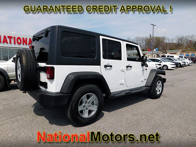 Jeep Wrangler Unlimited Vehicle Full-screen Gallery Image 03