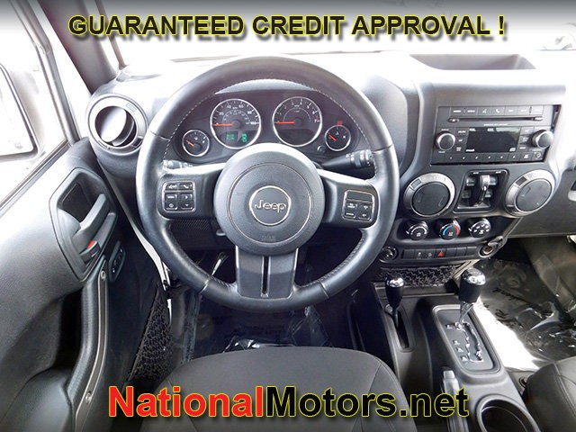 Jeep Wrangler Unlimited Vehicle Full-screen Gallery Image 09