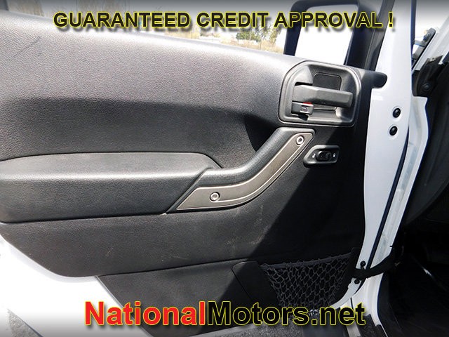 Jeep Wrangler Unlimited Vehicle Full-screen Gallery Image 10