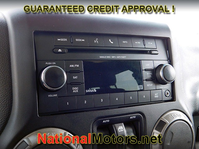 Jeep Wrangler Unlimited Vehicle Full-screen Gallery Image 12