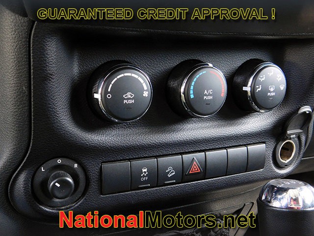 Jeep Wrangler Unlimited Vehicle Full-screen Gallery Image 13