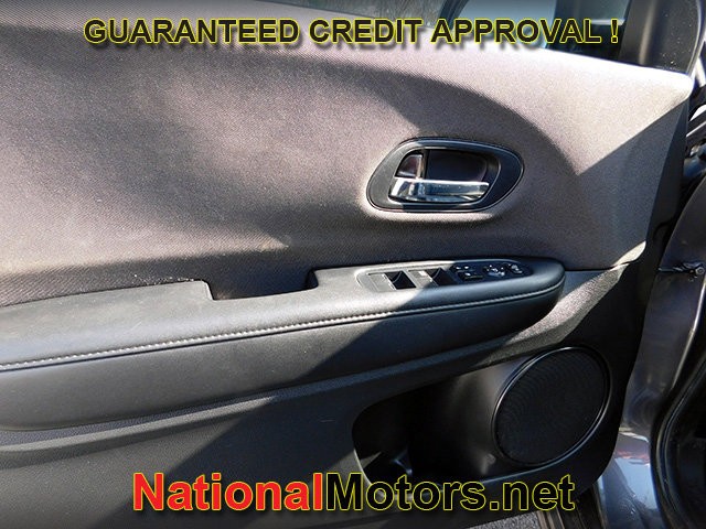 Honda HR-V Vehicle Full-screen Gallery Image 09