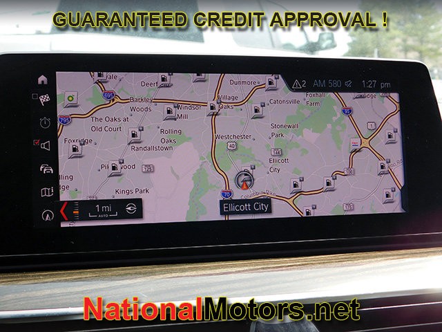 BMW 5 Series Vehicle Full-screen Gallery Image 17