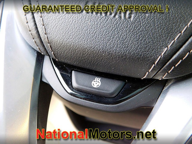 BMW 5 Series Vehicle Full-screen Gallery Image 23