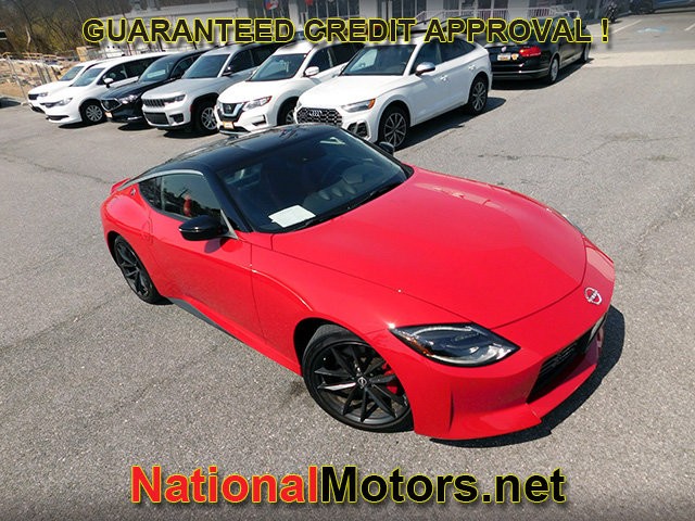 Nissan Z Vehicle Full-screen Gallery Image 02