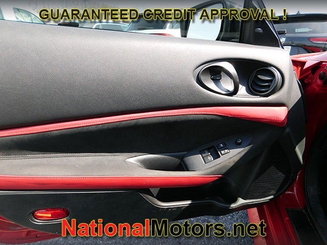 Nissan Z Vehicle Full-screen Gallery Image 09