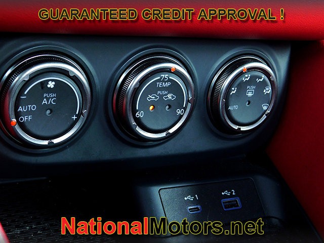 Nissan Z Vehicle Full-screen Gallery Image 16