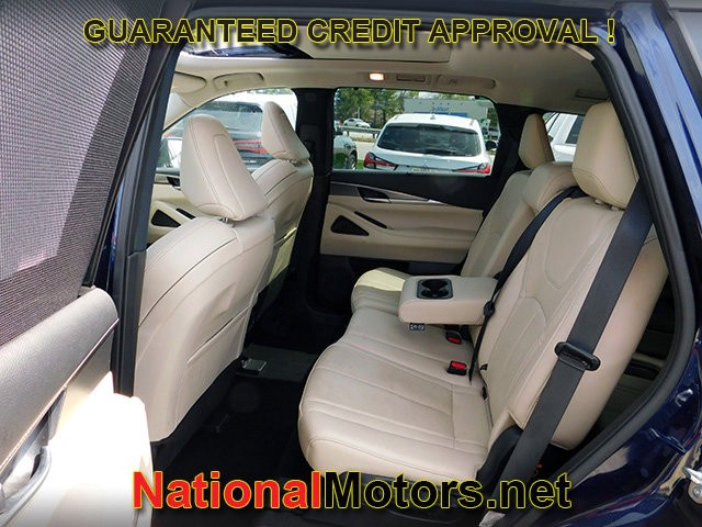 INFINITI QX60 Vehicle Full-screen Gallery Image 12