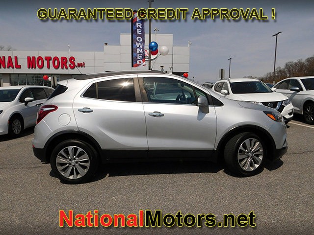 Buick Encore Vehicle Full-screen Gallery Image 03