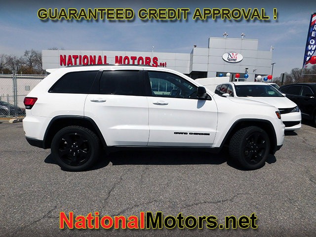 Jeep Grand Cherokee Vehicle Full-screen Gallery Image 04