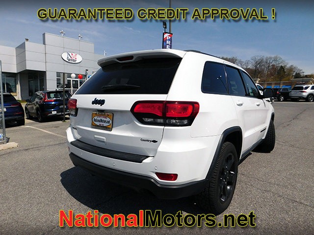 Jeep Grand Cherokee Vehicle Full-screen Gallery Image 05
