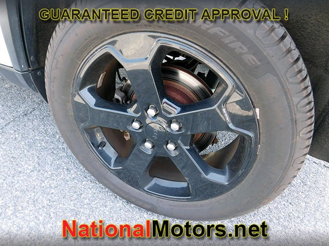 Jeep Grand Cherokee Vehicle Full-screen Gallery Image 07