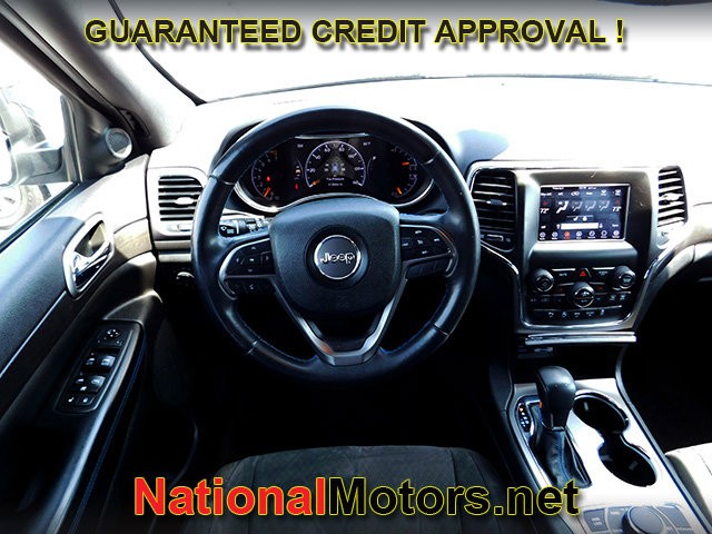 Jeep Grand Cherokee Vehicle Full-screen Gallery Image 13