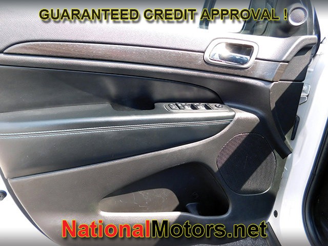 Jeep Grand Cherokee Vehicle Full-screen Gallery Image 14