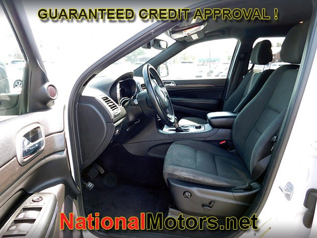 Jeep Grand Cherokee Vehicle Full-screen Gallery Image 15