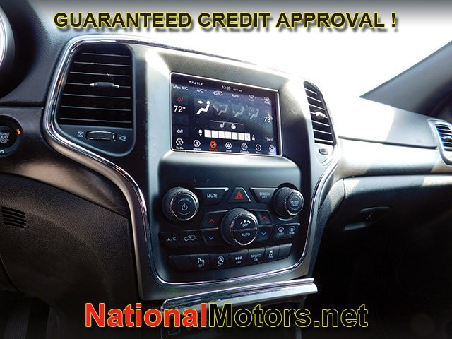 Jeep Grand Cherokee Vehicle Full-screen Gallery Image 17