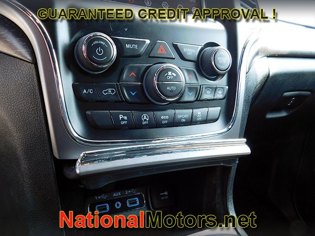 Jeep Grand Cherokee Vehicle Full-screen Gallery Image 19