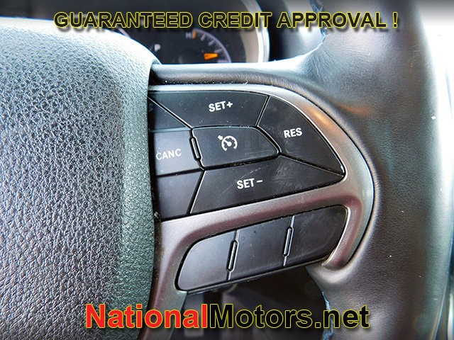 Jeep Grand Cherokee Vehicle Full-screen Gallery Image 22