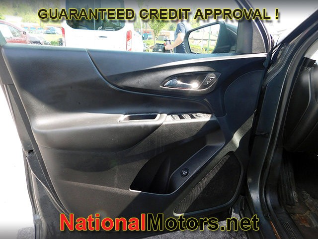 Chevrolet Equinox Vehicle Full-screen Gallery Image 12