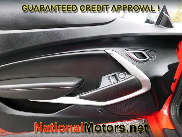 Chevrolet Camaro Vehicle Full-screen Gallery Image 07