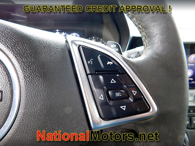 Chevrolet Camaro Vehicle Full-screen Gallery Image 16