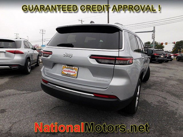 Jeep Grand Cherokee L Vehicle Full-screen Gallery Image 05