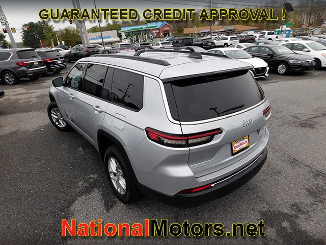 Jeep Grand Cherokee L Vehicle Full-screen Gallery Image 06