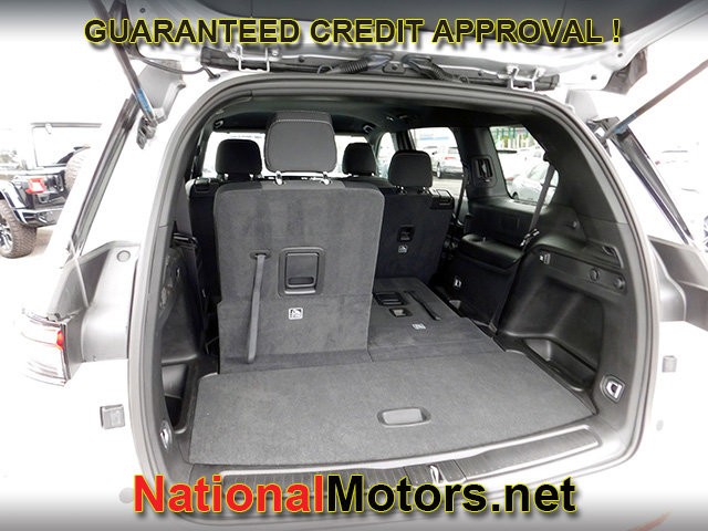 Jeep Grand Cherokee L Vehicle Full-screen Gallery Image 09