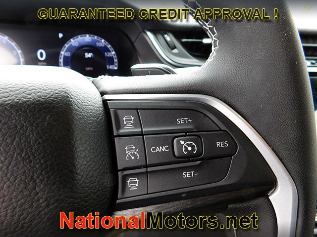 Jeep Grand Cherokee L Vehicle Full-screen Gallery Image 23