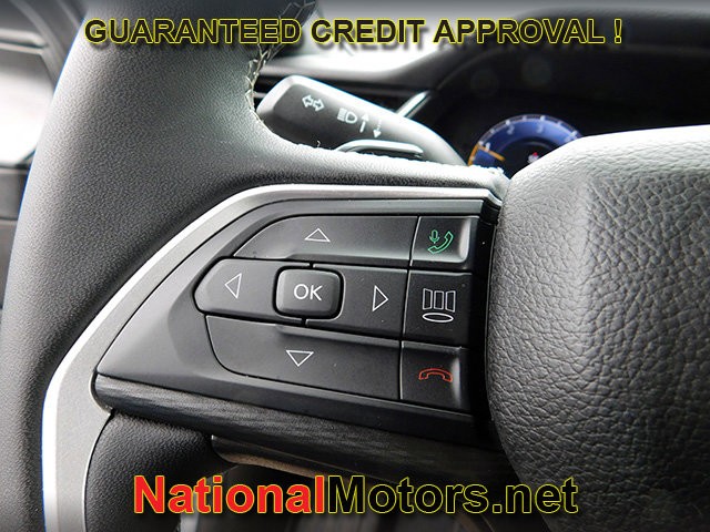 Jeep Grand Cherokee L Vehicle Full-screen Gallery Image 24