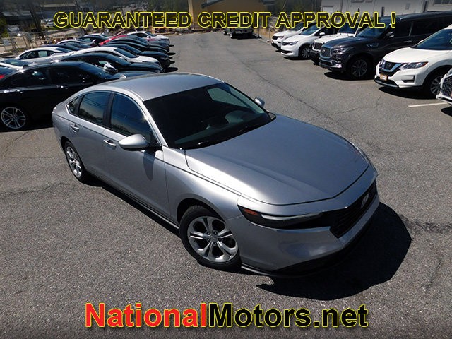 Honda Accord Sedan Vehicle Full-screen Gallery Image 02