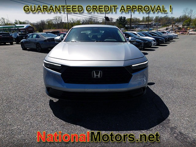 Honda Accord Sedan Vehicle Full-screen Gallery Image 03